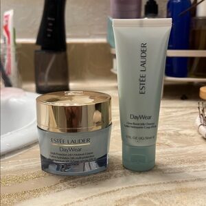Brand new Estee Lauder DayWear Moisture Crème and Cleanser